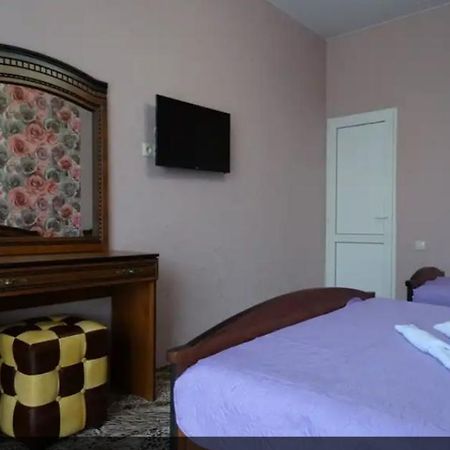 Arins-Park Hotel Otradnoe Buitenkant foto