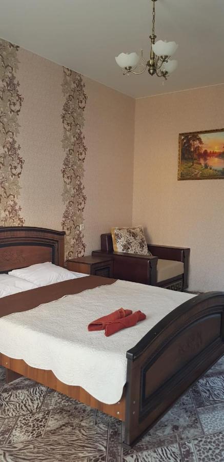 Arins-Park Hotel Otradnoe Buitenkant foto